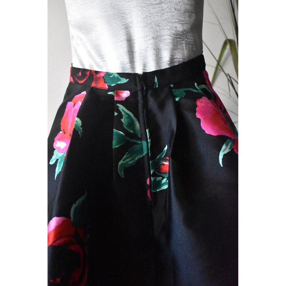 B. Smart Floral Mini Skirt Womens Size 0 Black Pink Rose Satin A-Line Modern Era - Picture 5 of 9